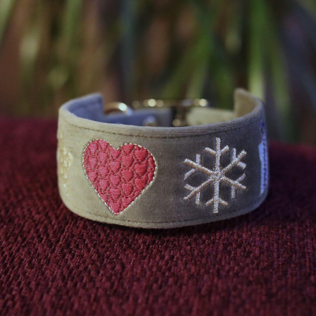 Obroża z wyhaftowanym świątecznym motywem