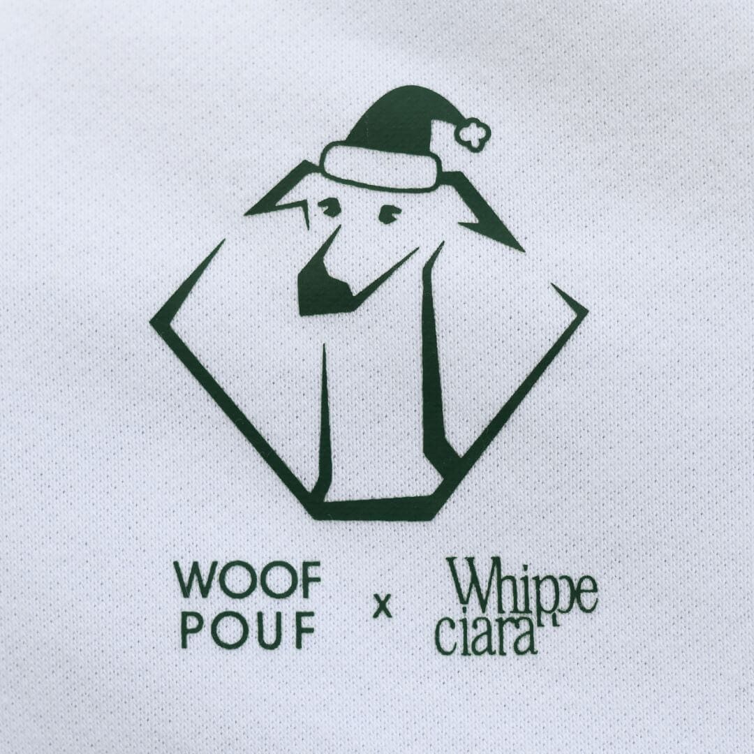 Świąteczna bluza dla psiarza z motywem psów chartów ułożonych w kształt choinki