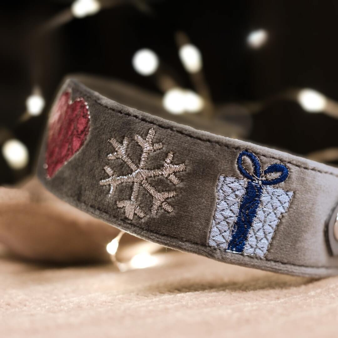 Obroże z wyhaftowanym świątecznym motywem