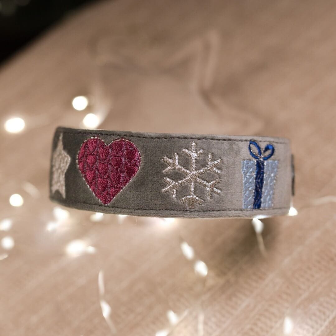 Obroża z wyhaftowanym świątecznym motywem