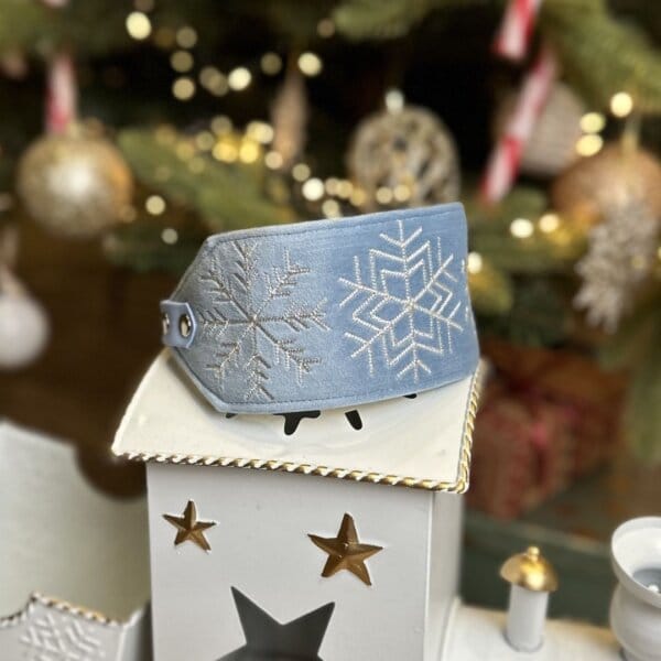 Obroża z wyhaftowanym świątecznym motywem